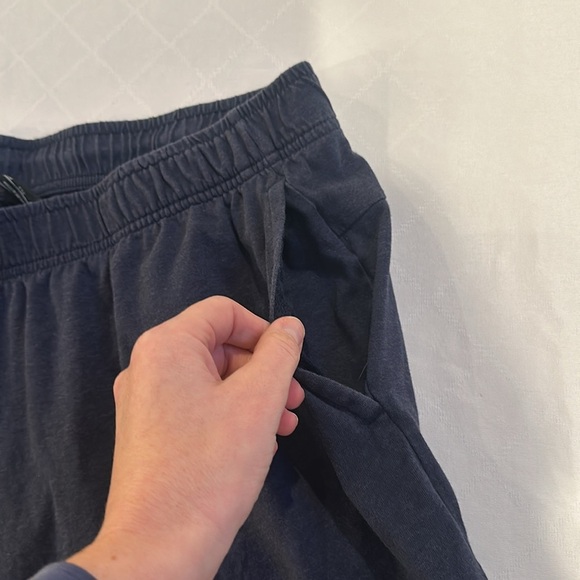 Nike men’s cotton training Shorts Pockets XXL EUC - Picture 2 of 4